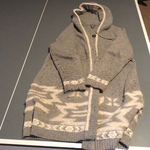 Nice sweater.  Some piling but still a great addition to a wardrobe